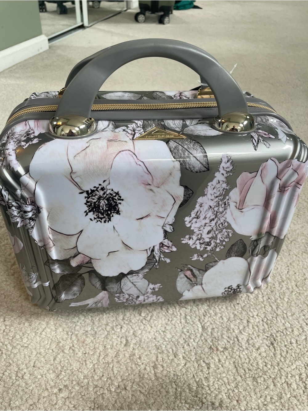 NWT Triforce Floral Hard-Shell Cosmetic Case Luggage in Gray and Pink - Picture 4 of 6